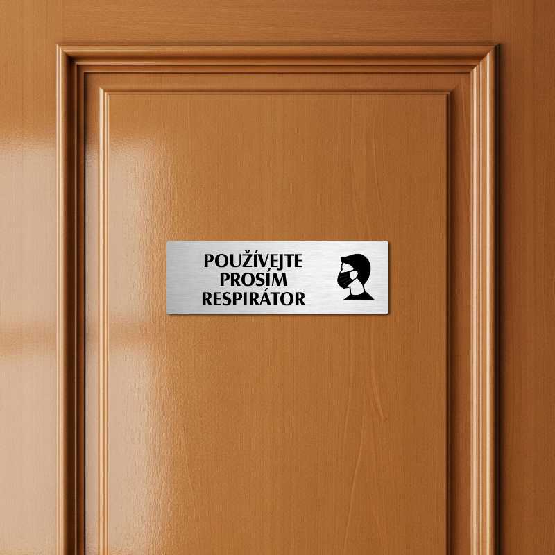 Použijte prosím respirátor, 200x66mm, zlatá popiska s imitacemi šroubků
